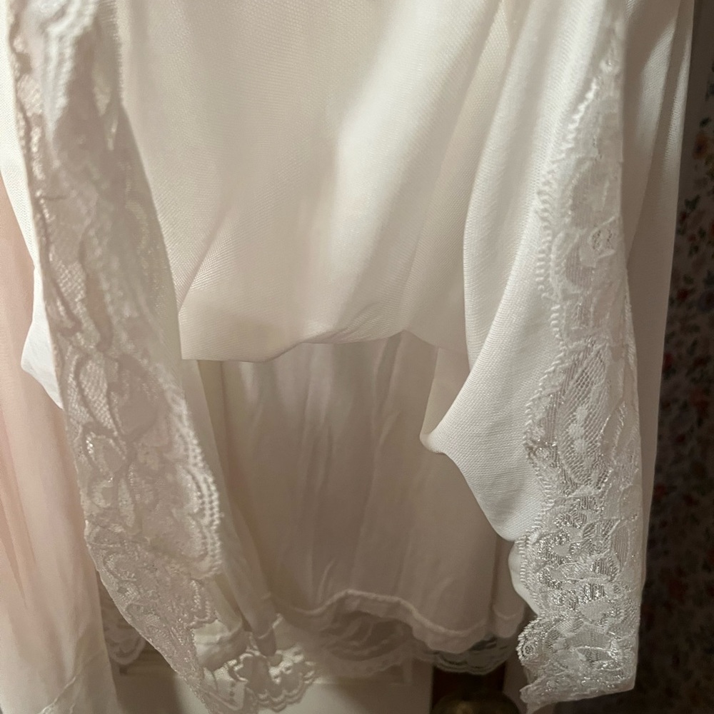 COPY - 2 nighties 1- pink sz large. 1-white size small Like new condition - Picture 13 of 15